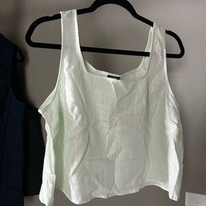 Express linen blend tank. Size L. NWT